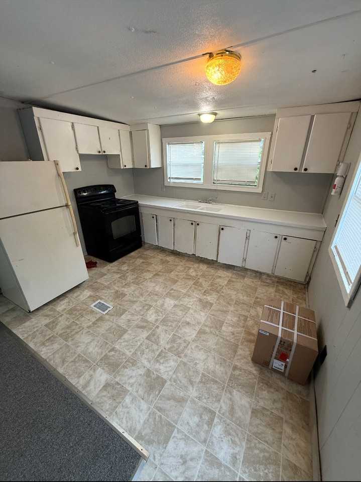 86 Rebeccas Ct - Photo 2 of 8