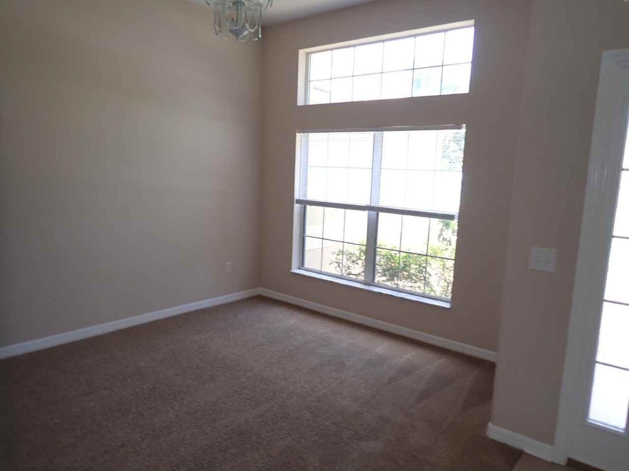 132 Berkshire Ln - Photo 5 of 37