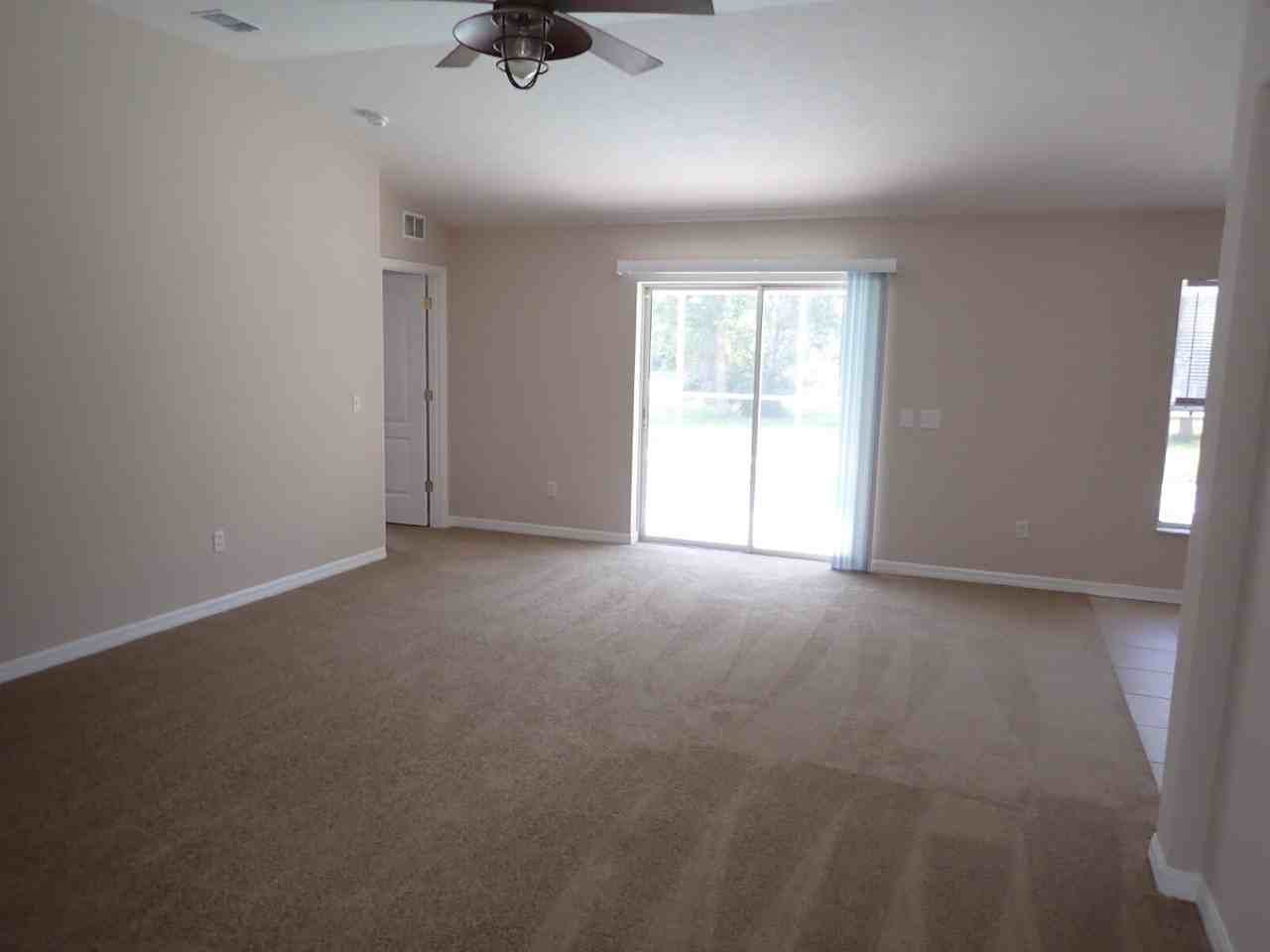 132 Berkshire Ln - Photo 6 of 37