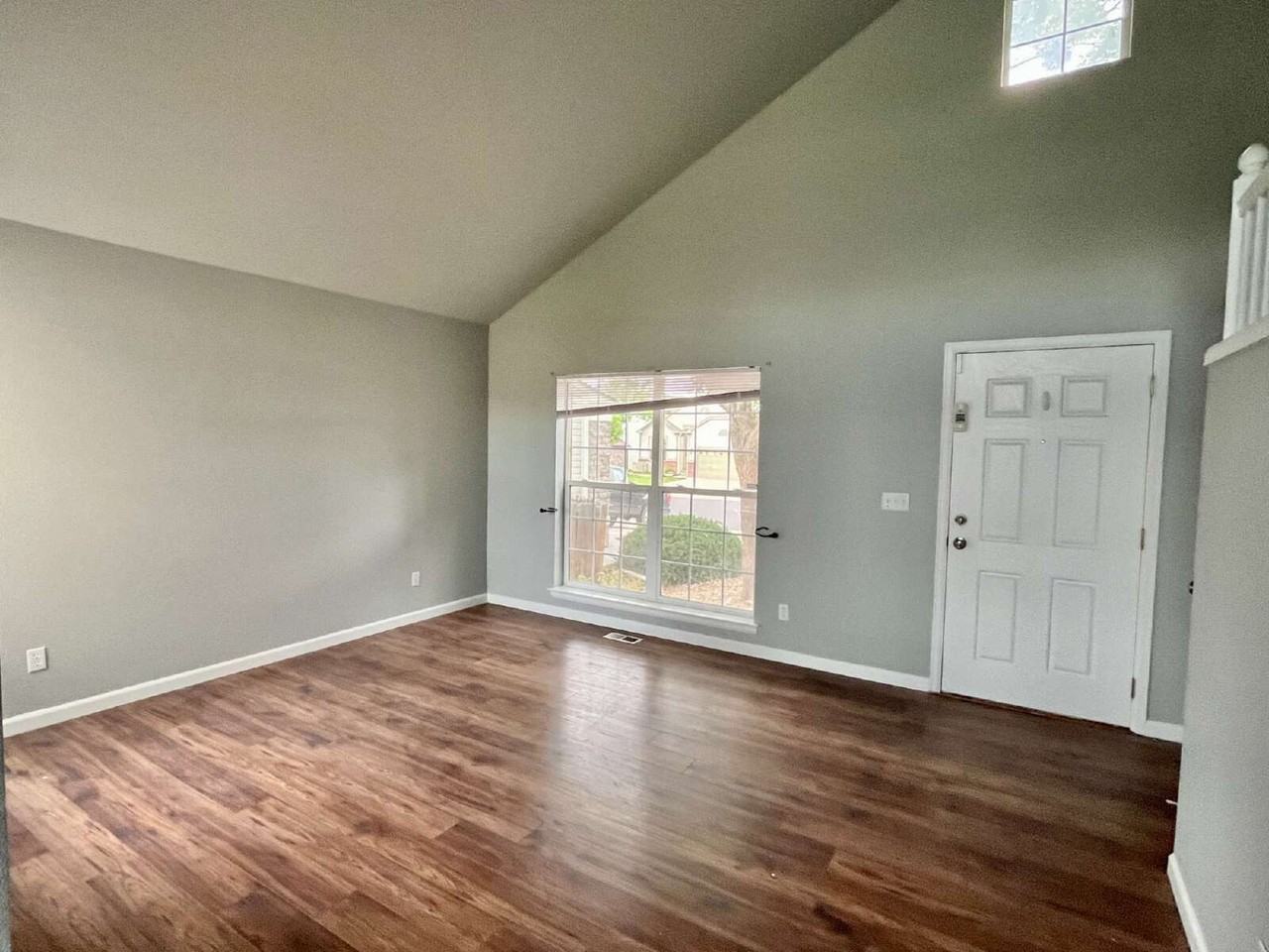 11725 Meadowood Ln - Photo 5 of 24