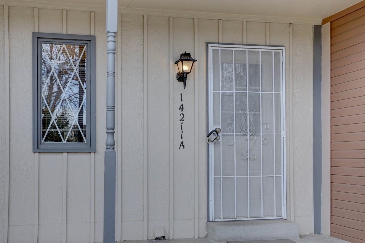 14211 E Hawaii Cir - Photo 2 of 24