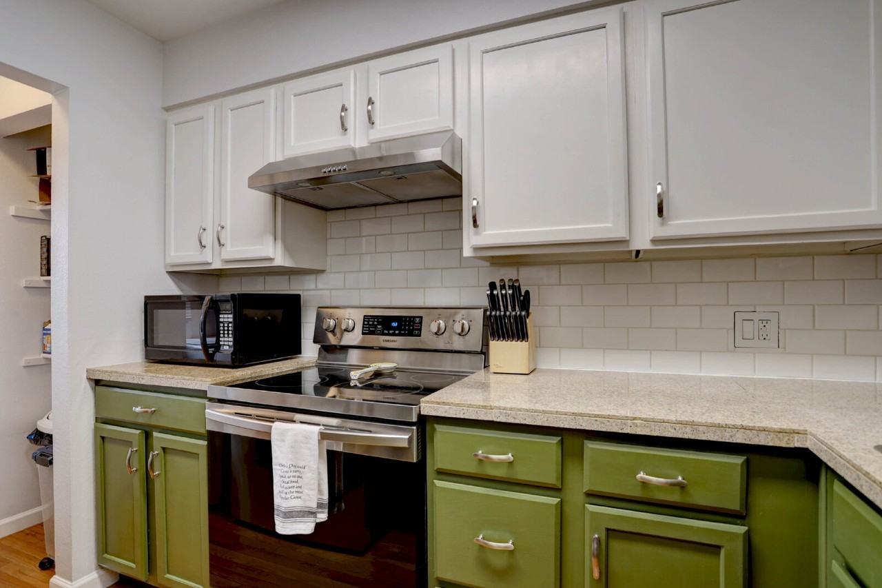 14211 E Hawaii Cir - Photo 4 of 24