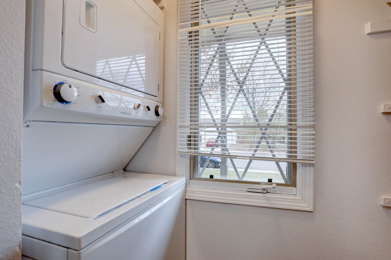 14211 E Hawaii Cir - Photo 6 of 24