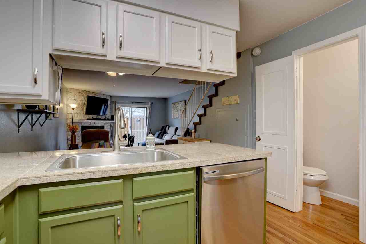 14211 E Hawaii Cir - Photo 7 of 24