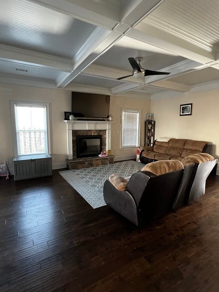 1729 Edenburg Way - Photo 4 of 10