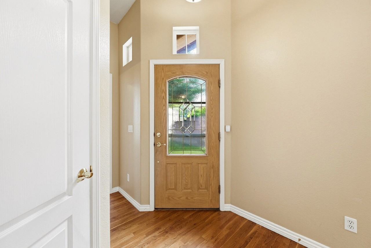 608 Crosswind Pt - Photo 3 of 49