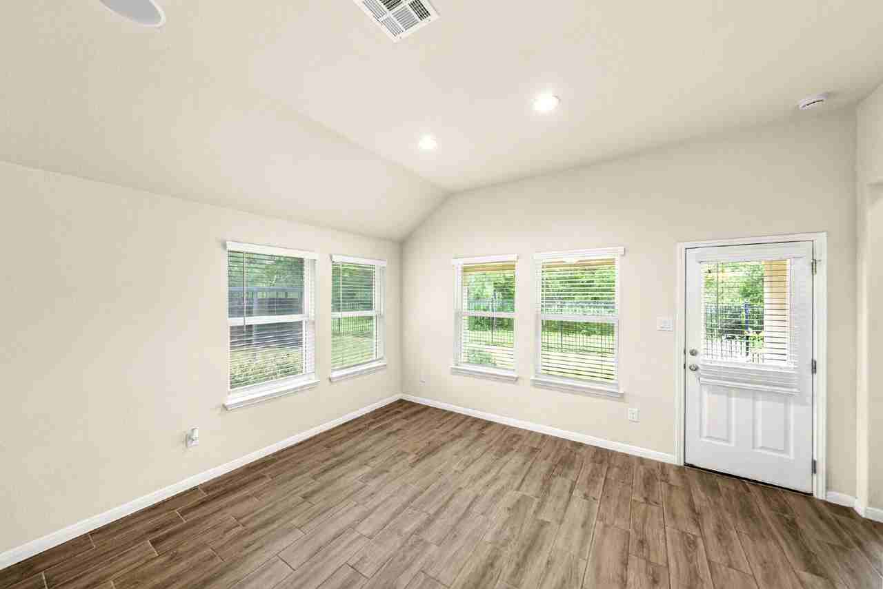 1507 Stony Island Dr - Photo 7 of 50