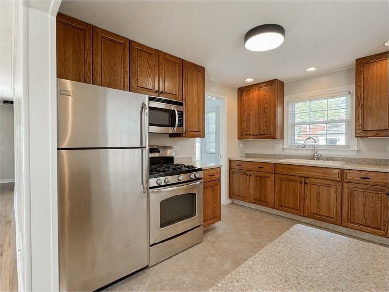 3123 Arthur Ave - Photo 6 of 20