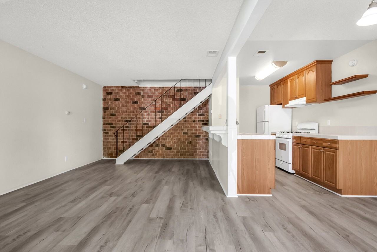 2731 Bidwell St - Photo 3 of 18