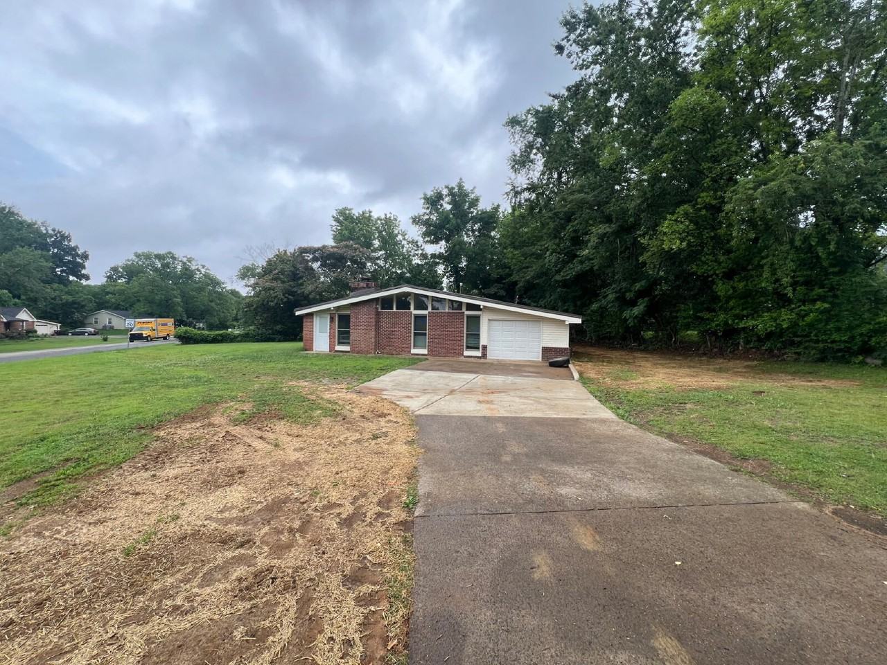 7 Concord Dr - Photo 2 of 19