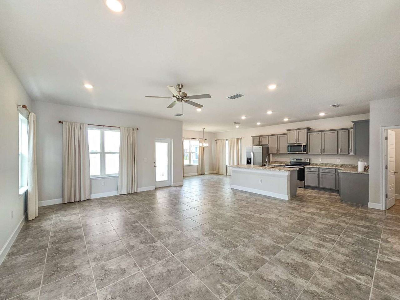 1109 Canfield Cir Se - Photo 3 of 36
