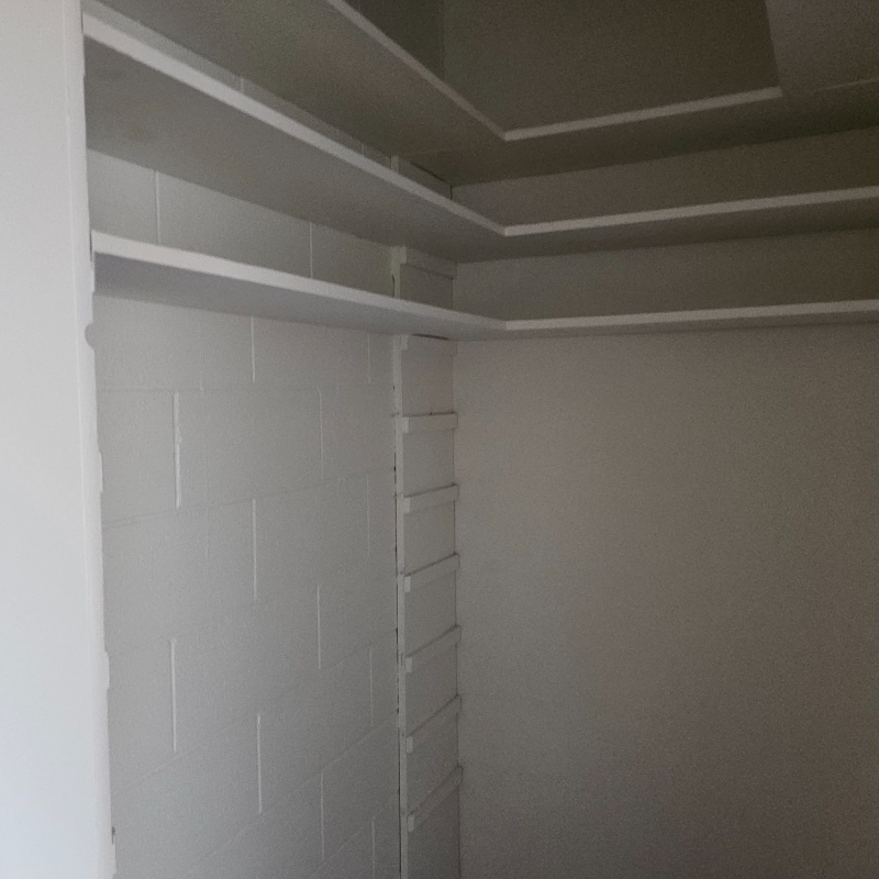 918 W Lincoln Ave - Photo 5 of 6