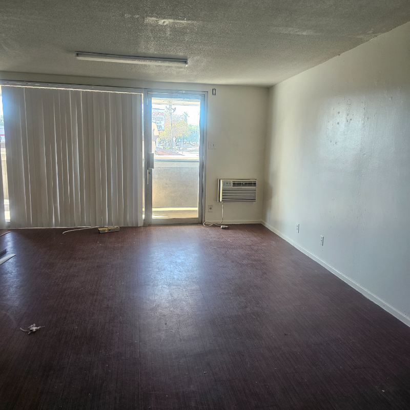918 W Lincoln Ave - Photo 6 of 6