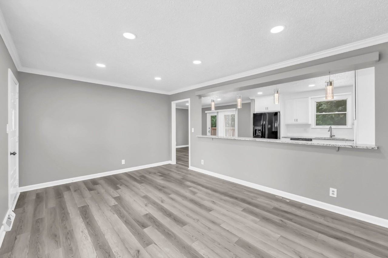 409 Christopher Dr - Photo 4 of 39