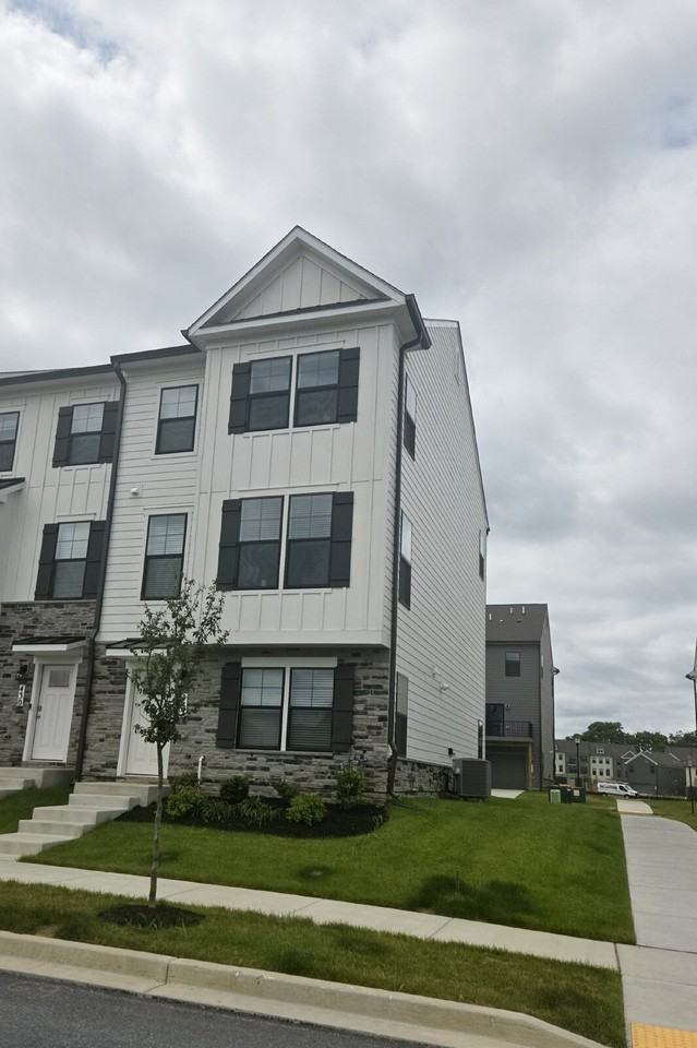 432 Herringbone Way - Photo 2 of 17