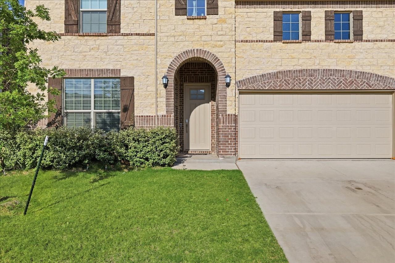 8316 Catalpa Ln - Photo 3 of 20
