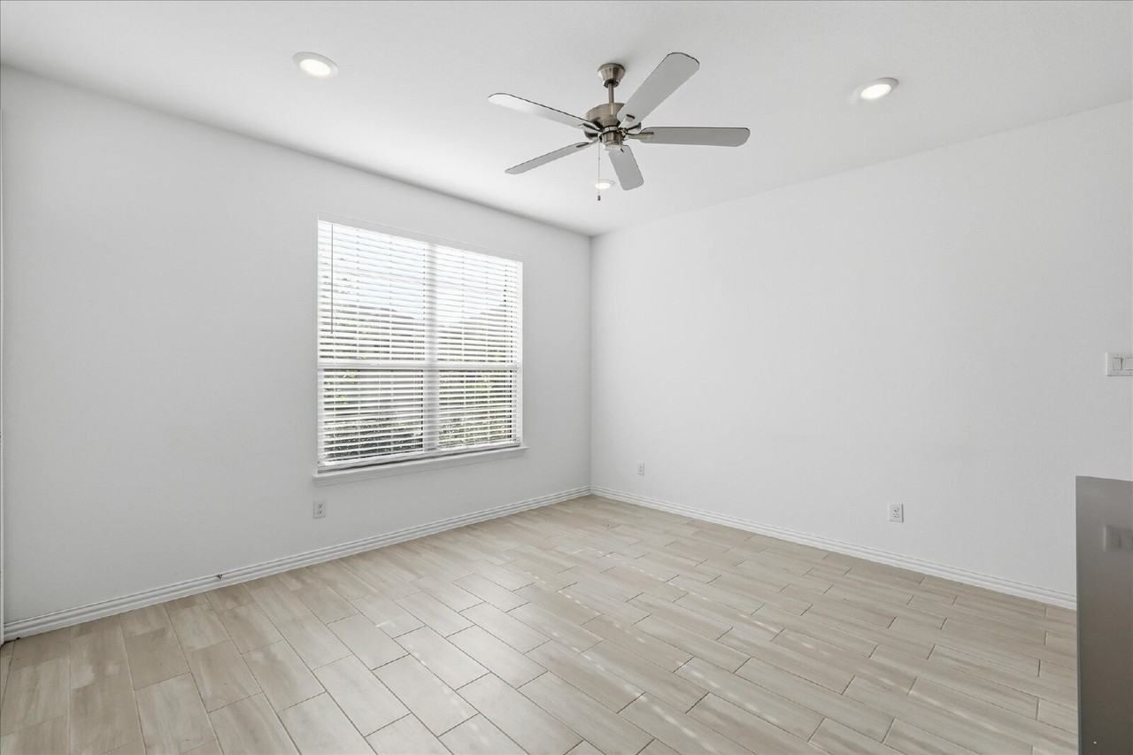 8316 Catalpa Ln - Photo 7 of 20