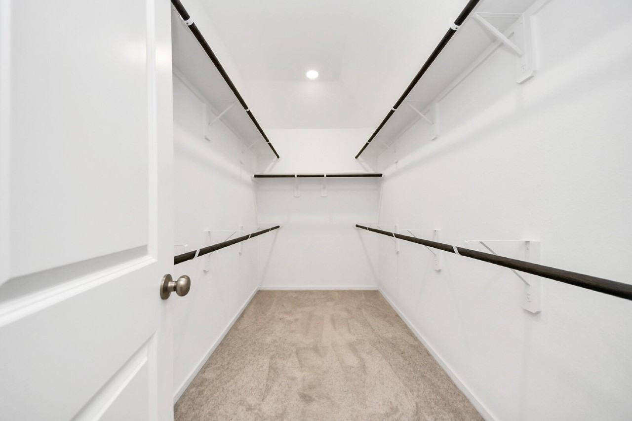 2406 Aquamarine Ln - Photo 3 of 35