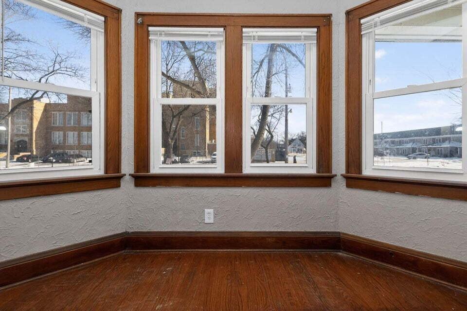 5331 N 37th St - Photo 2 of 18