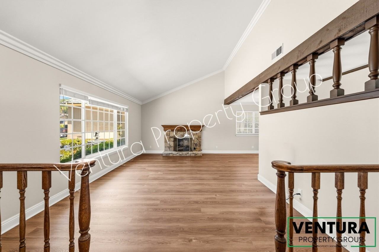 5854 Fasley Ave - Photo 4 of 39