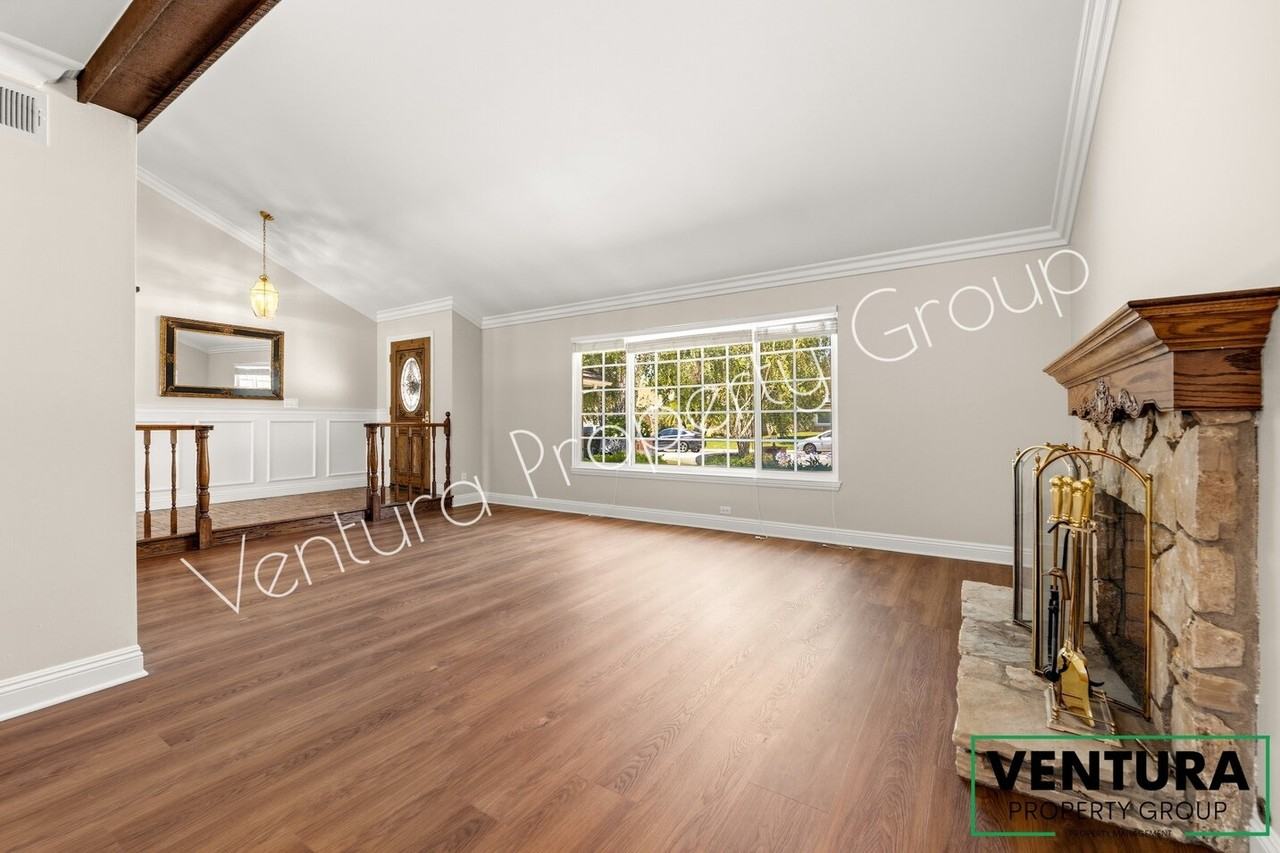 5854 Fasley Ave - Photo 5 of 39