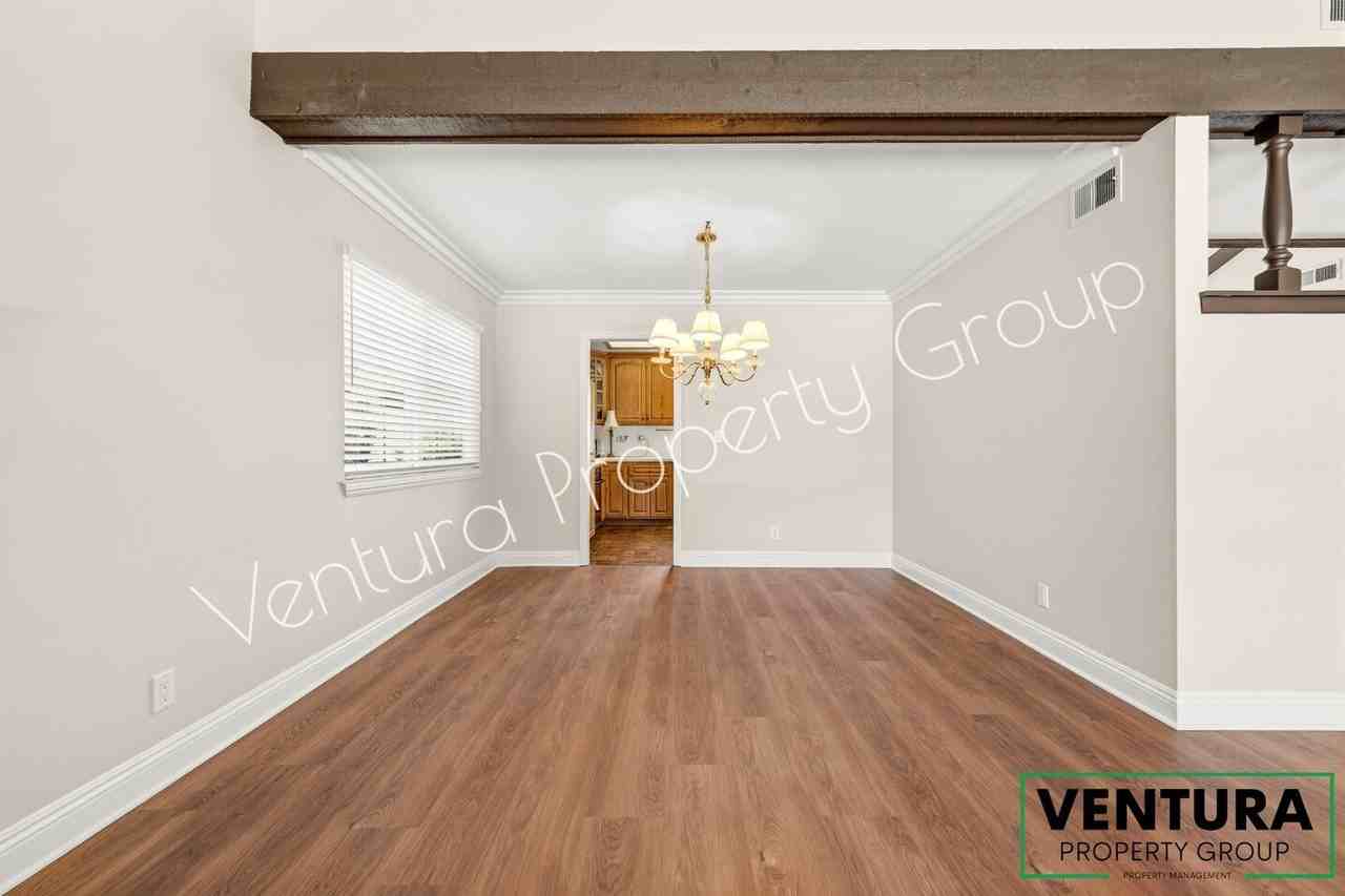 5854 Fasley Ave - Photo 7 of 39