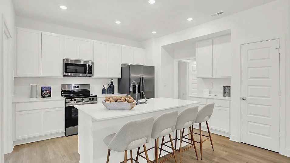 2816 Corbett Ln - Photo 4 of 13