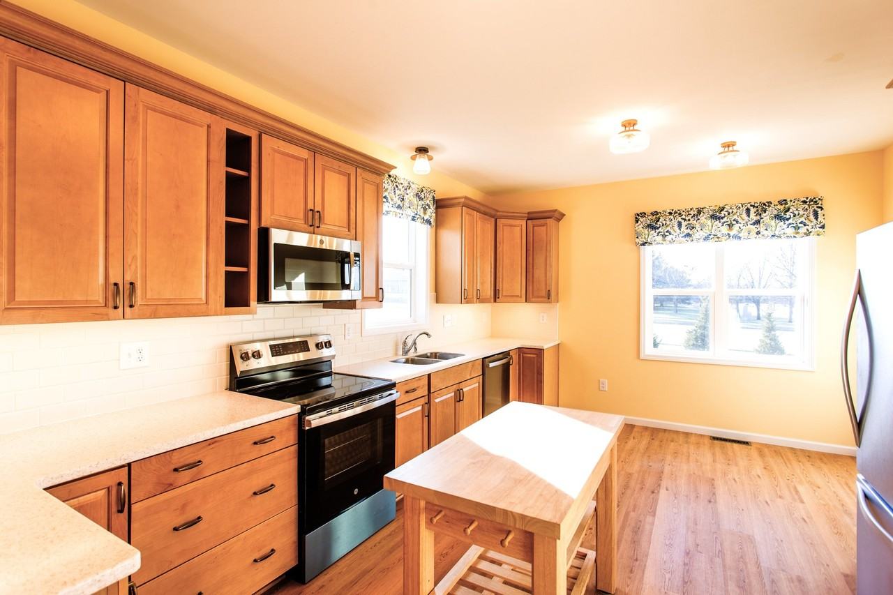 4487 Straight Arrow Rd - Photo 4 of 14