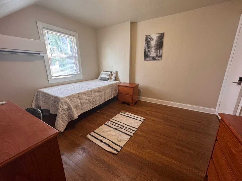 5215 Huntington Ave - Photo 2 of 11