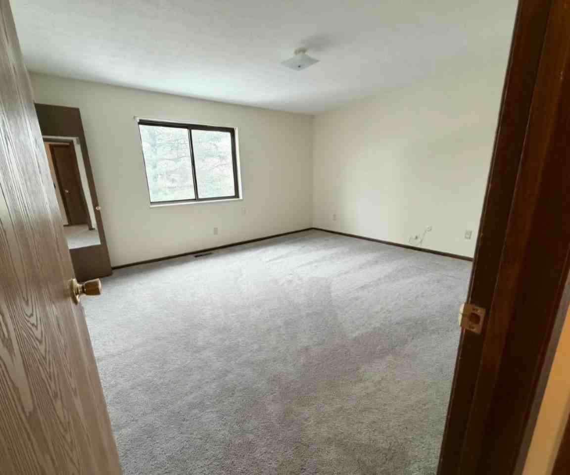 636 Portage Lakes Dr - Photo 7 of 8