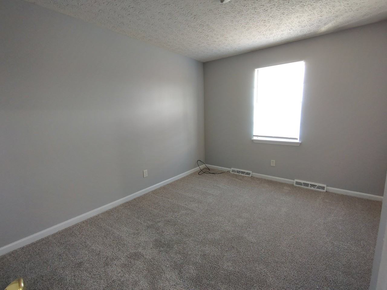 36 Ferguson Dr - Photo 4 of 7