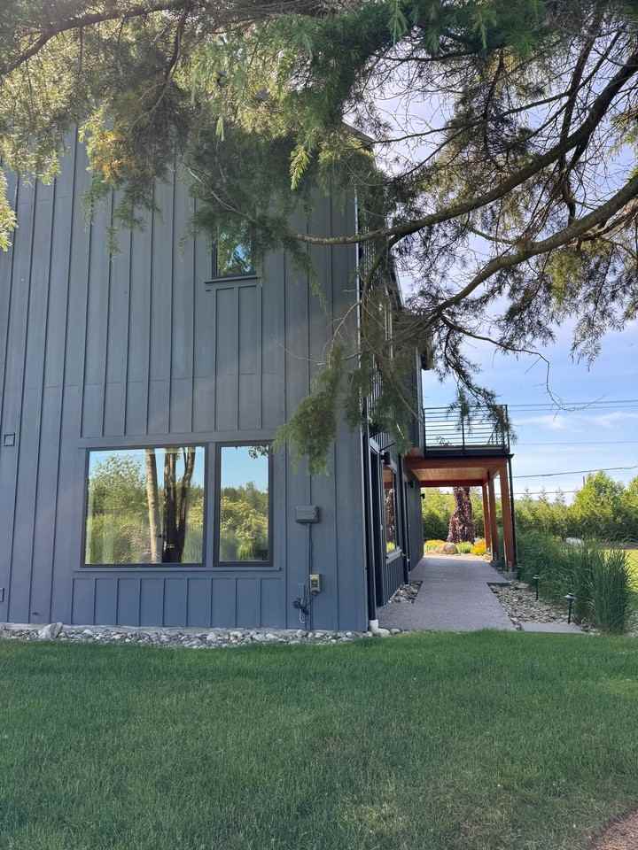 8638 Harborview Rd - Photo 5 of 34