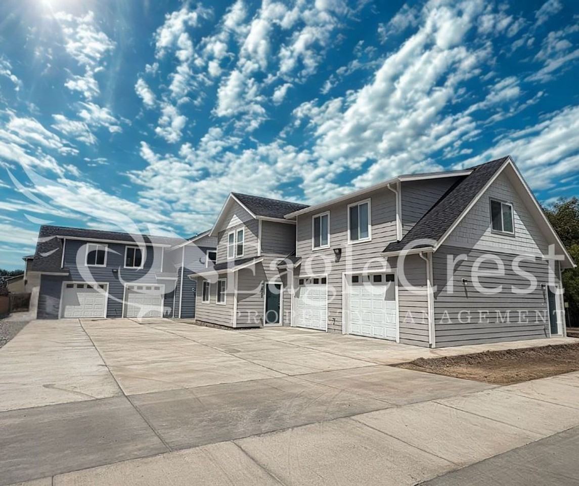 420ANKENY - Photo 2 of 50
