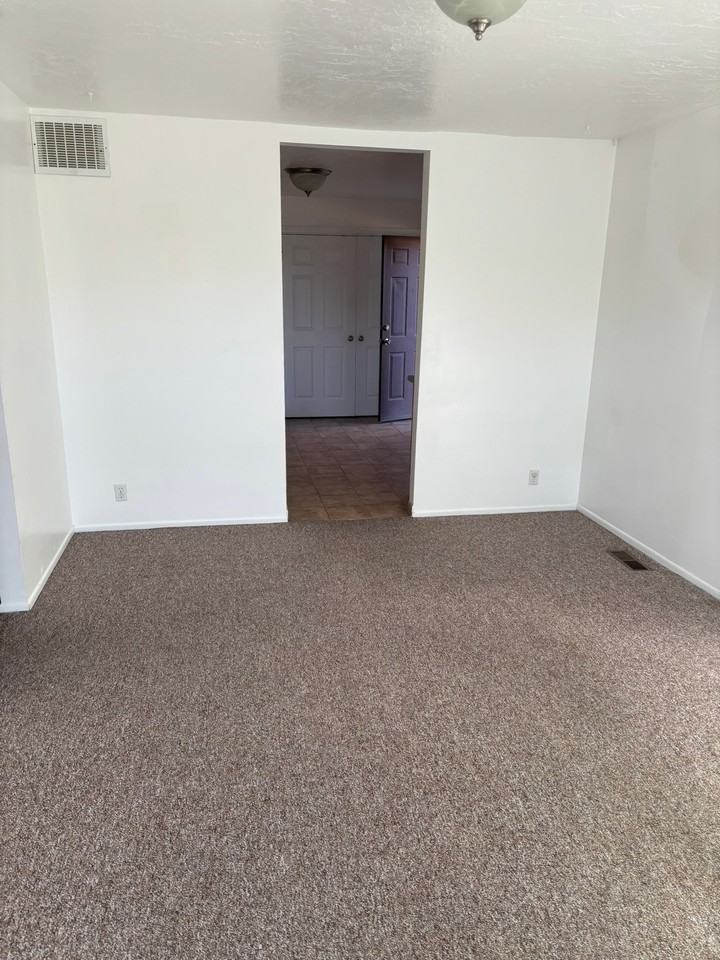 1732 W Melville Cir #1 - Photo 2 of 9