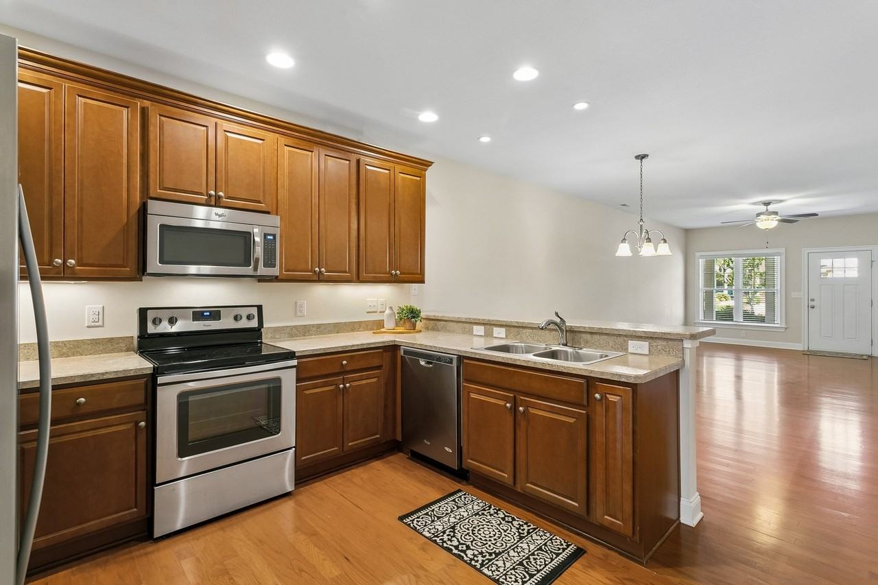 6905 Colemans Crossing Ave - Photo 5 of 20
