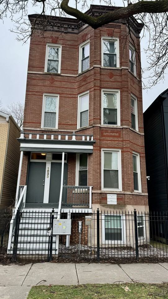 1833 N Sawyer Ave #1
