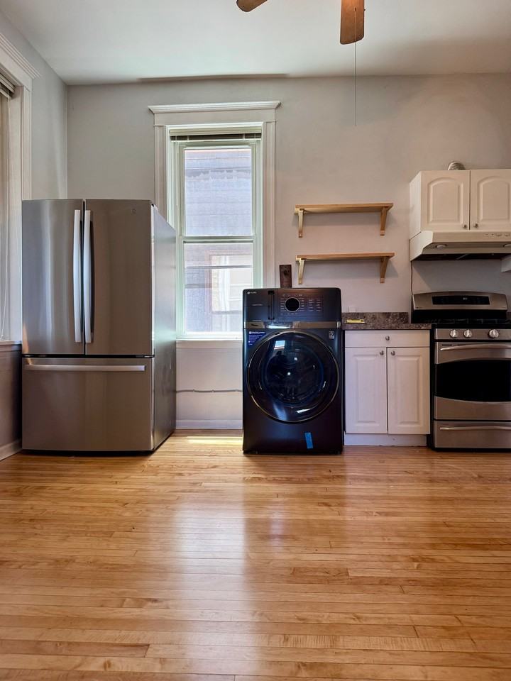 1833 N Sawyer Ave #1 - Photo 3 of 9