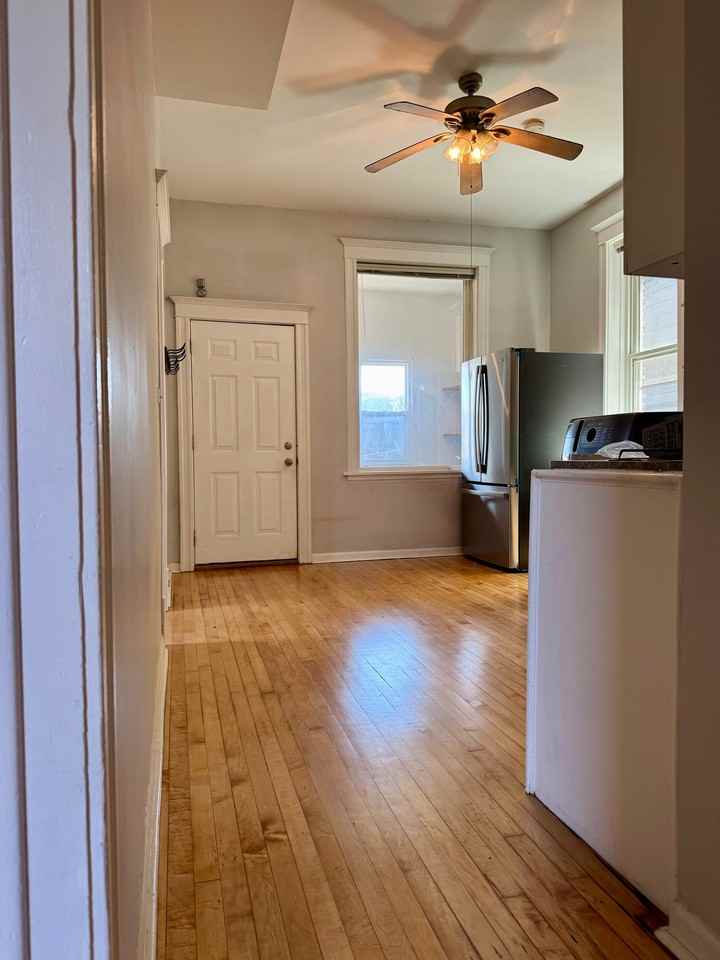 1833 N Sawyer Ave #1 - Photo 5 of 9