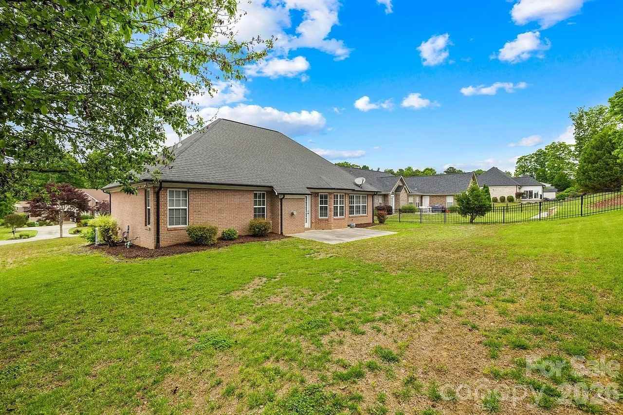 328 River Birch Cir - Photo 2 of 20