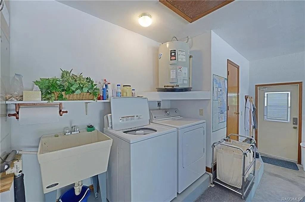 215 Daffodil St - Photo 2 of 6