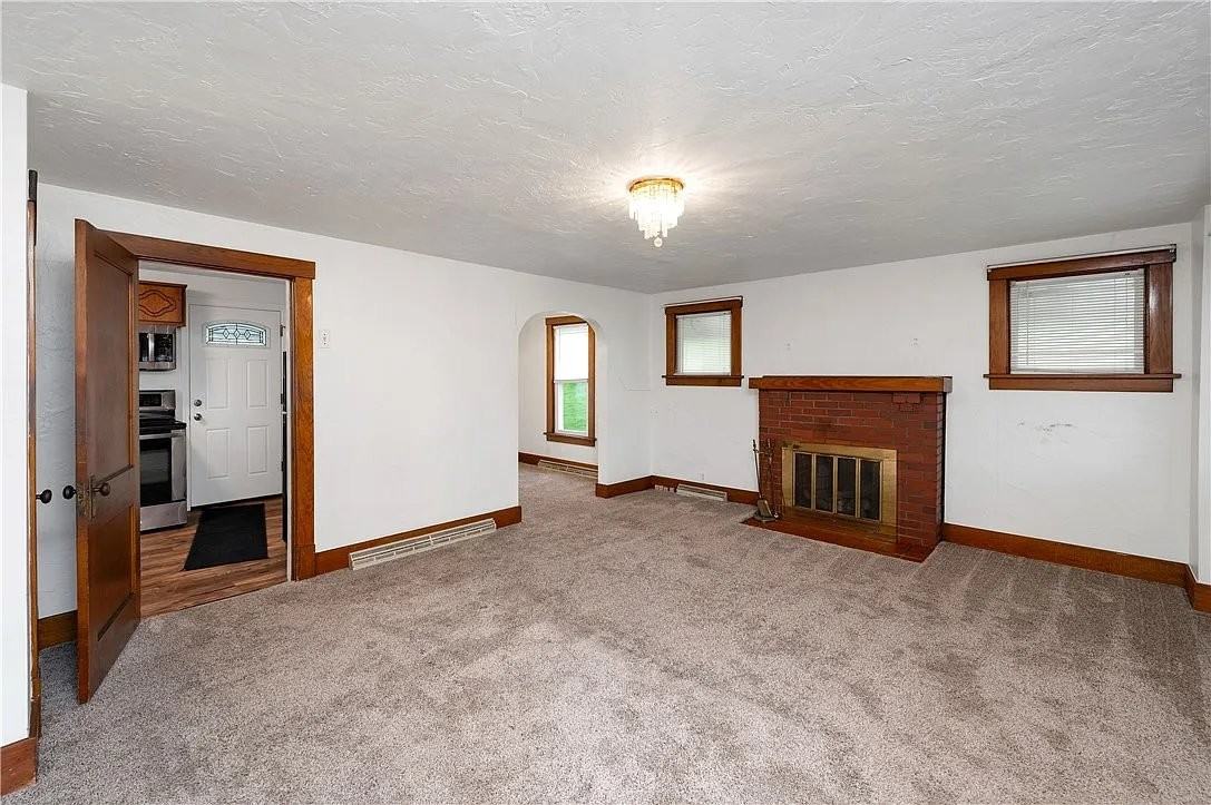 217 American Ave - Photo 5 of 20