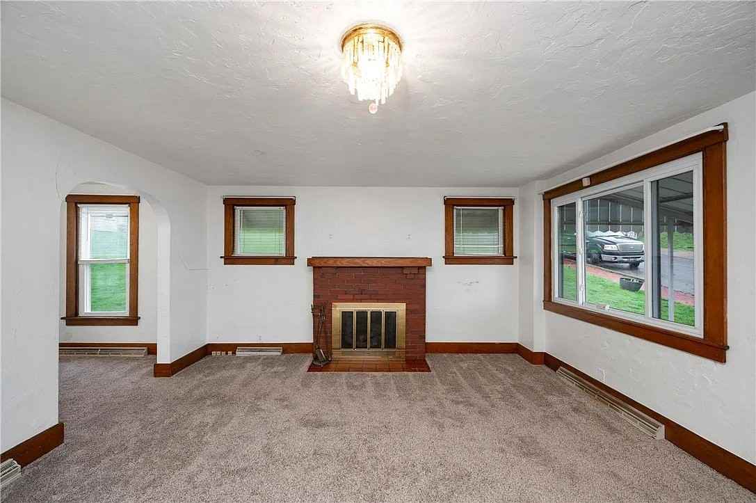 217 American Ave - Photo 6 of 20