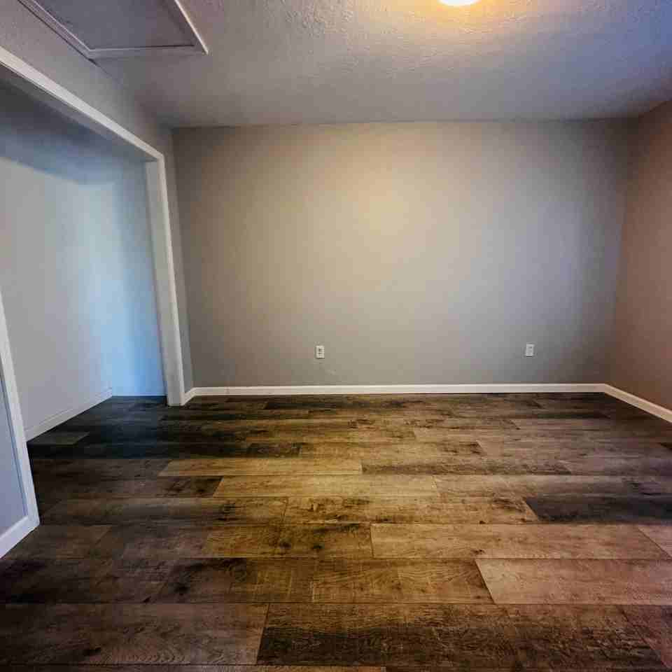 2006 Nw Smith Ave - Photo 6 of 10