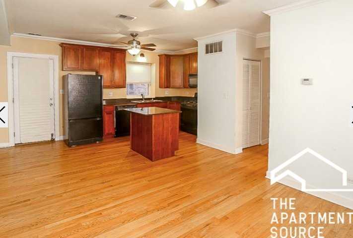 634 W Roscoe St #3