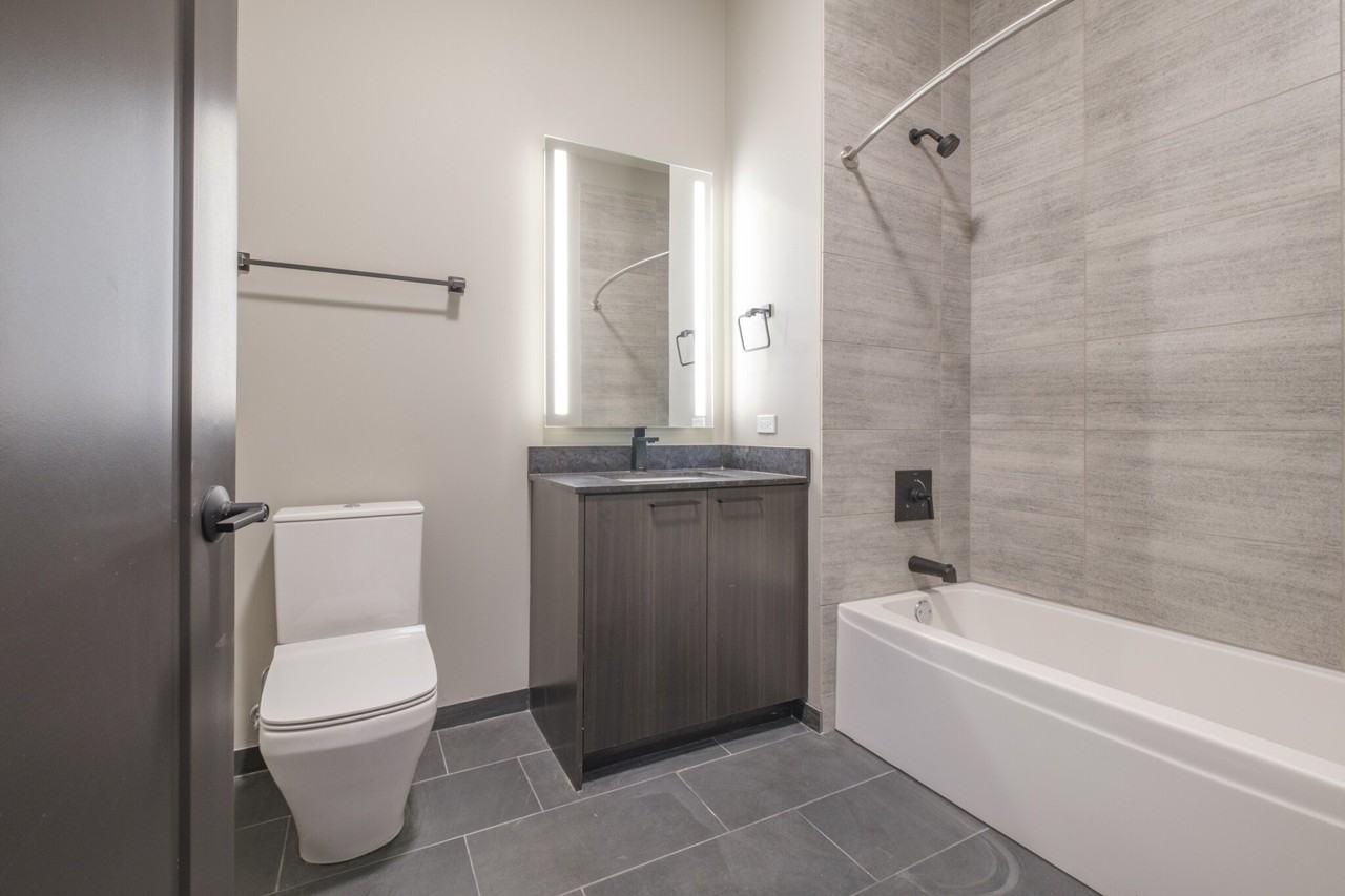 959 W Washington Blvd - Photo 4 of 14