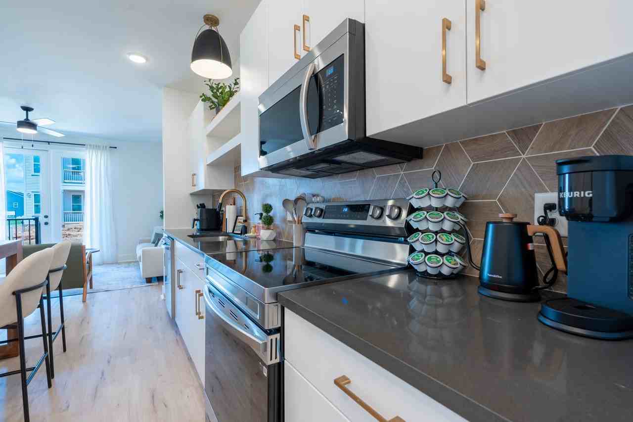 2505 E 18th St - Photo 6 of 16
