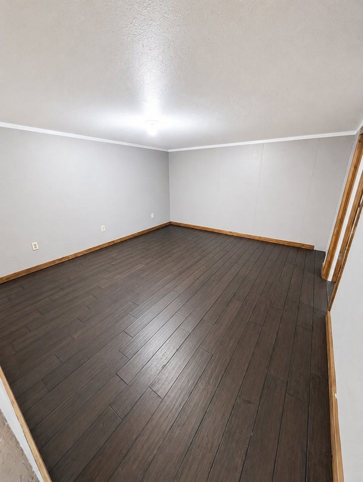 302 Meadow Ln - Photo 6 of 12