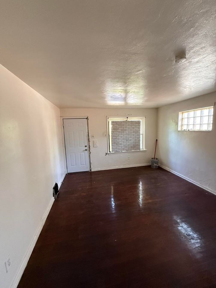 5662 Maffitt Ave - Photo 2 of 18