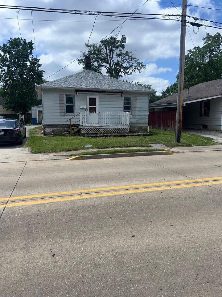 319 W Corbin St - Photo 4 of 19