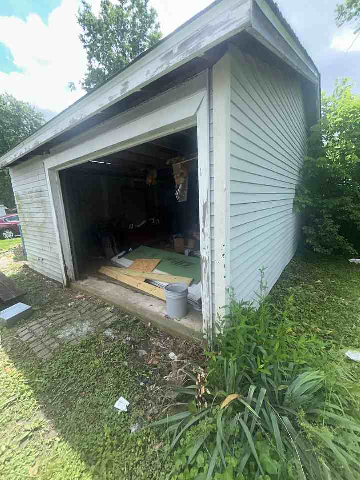 319 W Corbin St - Photo 5 of 19